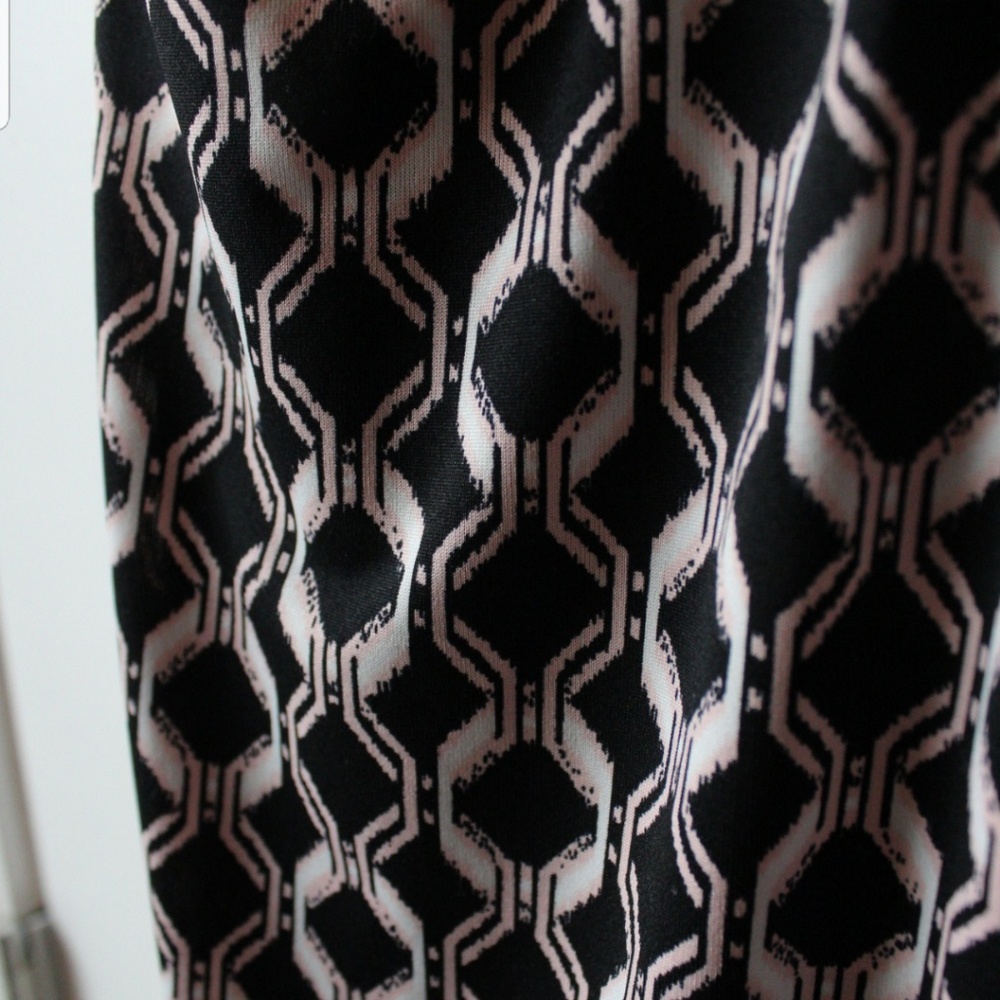 Patterned Dress - Picture 3 of 4